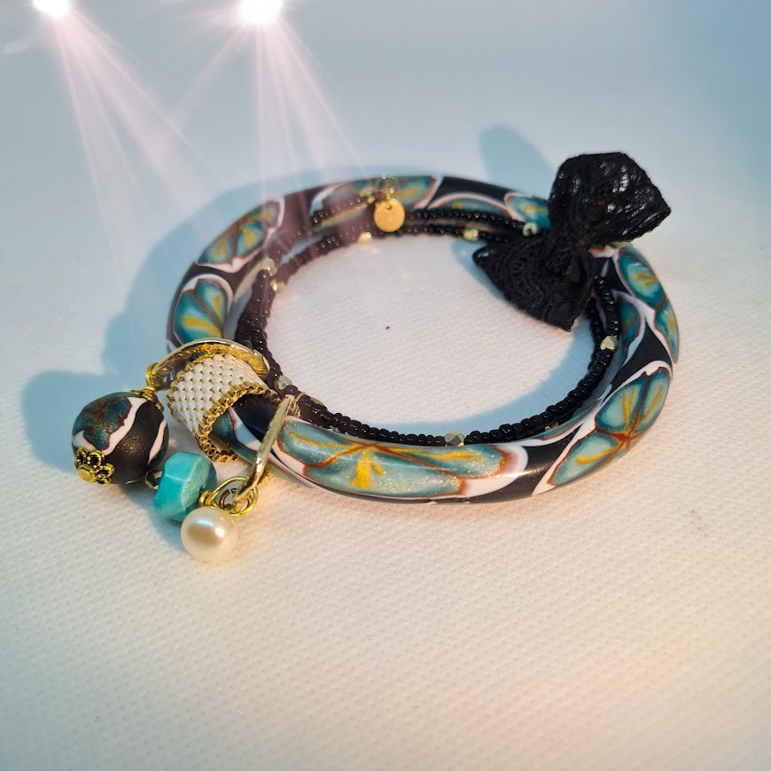 bracelet fleur noir et vert celadon