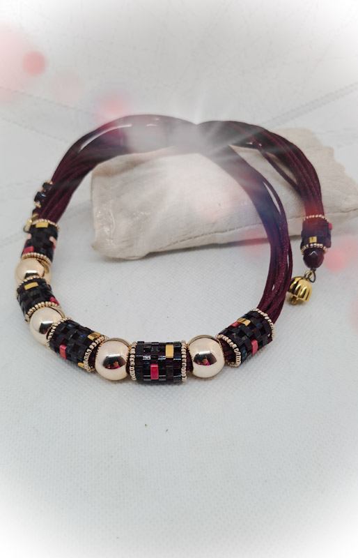 collier en perles japonaises : Half-Tila